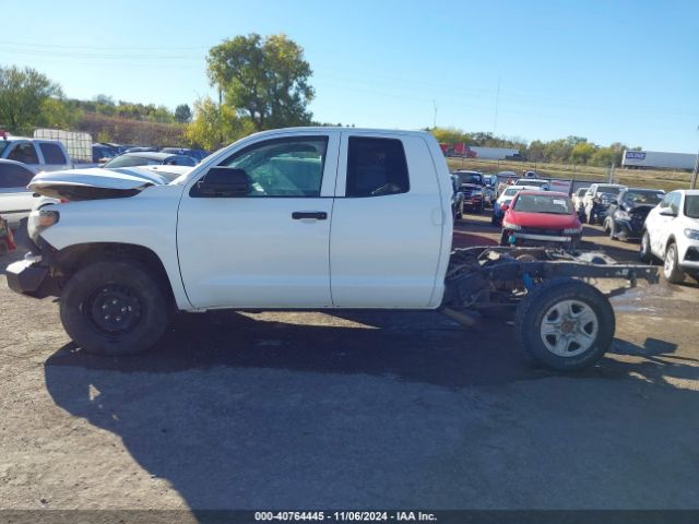 5TFUY5F1XKX837212 Toyota Tundra Sr 5.7l V8
