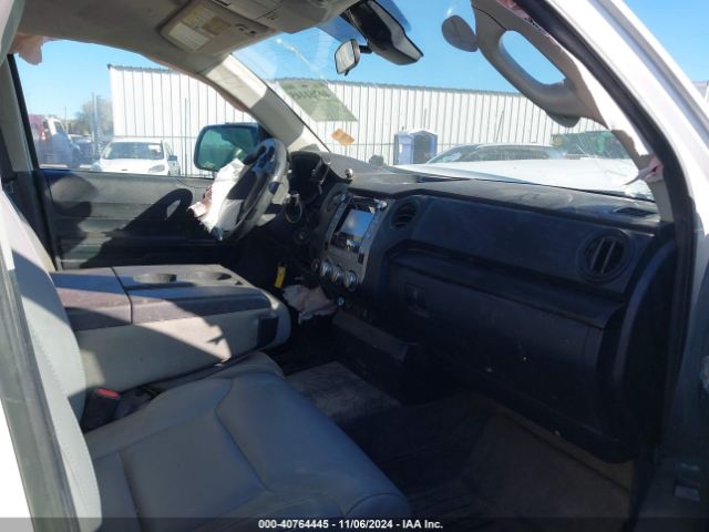 5TFUY5F1XKX837212 Toyota Tundra Sr 5.7l V8