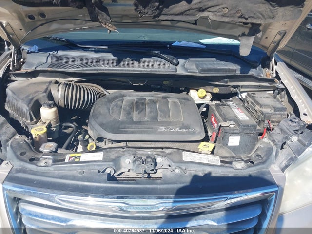2C4RC1GG7ER164298 Chrysler Town & Country Limited