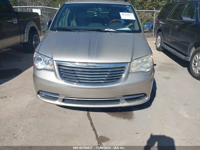 2C4RC1GG7ER164298 Chrysler Town & Country Limited