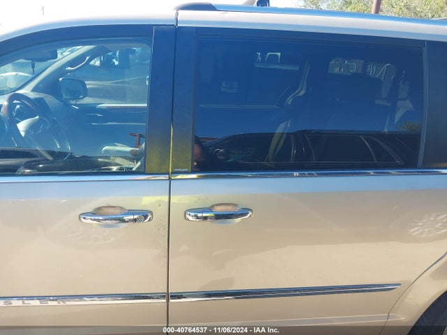 2C4RC1GG7ER164298 Chrysler Town & Country Limited