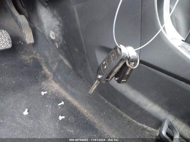 KL7CJKSB8JB708729 Chevrolet TRAX LS