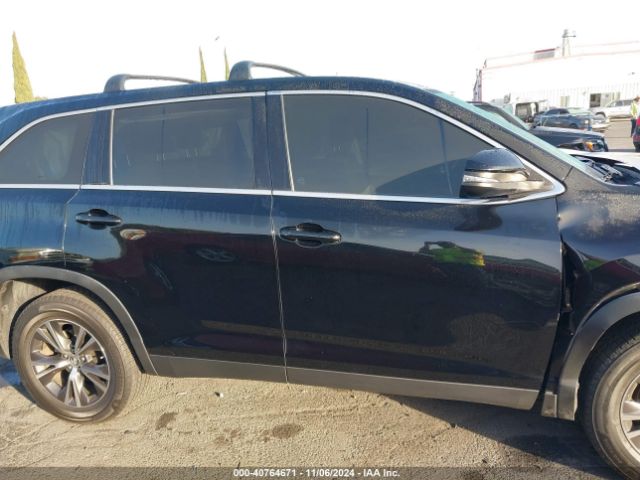 5TDZARFH5KS056067 Toyota Highlander Le