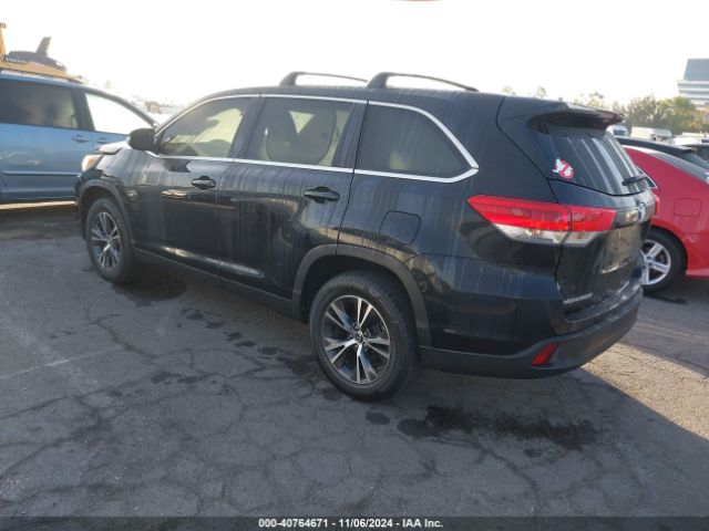 5TDZARFH5KS056067 Toyota Highlander Le