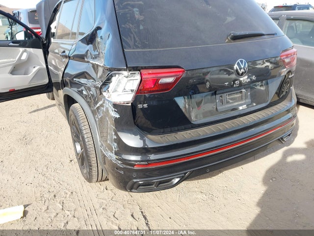 3VV8B7AX2RM057989 Volkswagen Tiguan 2.0t Se R-line Black