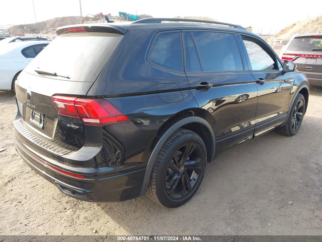 3VV8B7AX2RM057989 Volkswagen Tiguan 2.0t Se R-line Black