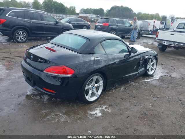 2013 BMW Z4 WBALL5C59DJ103763 Photo 3