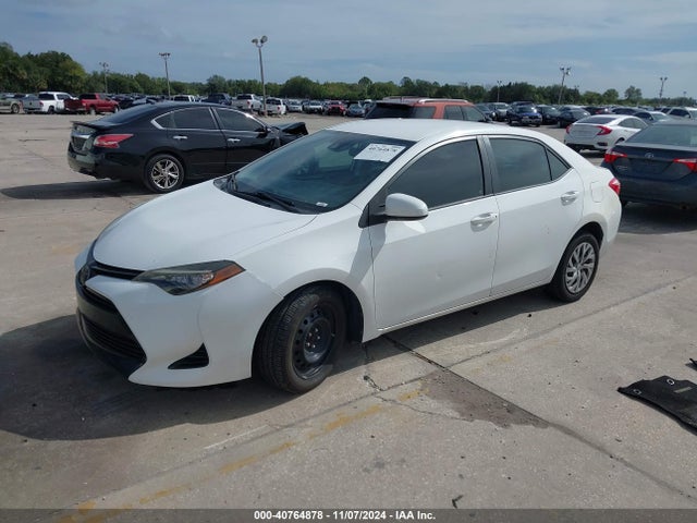 Toyota COROLLA LE 2017 2T1BURHE7HC793400 Image 2