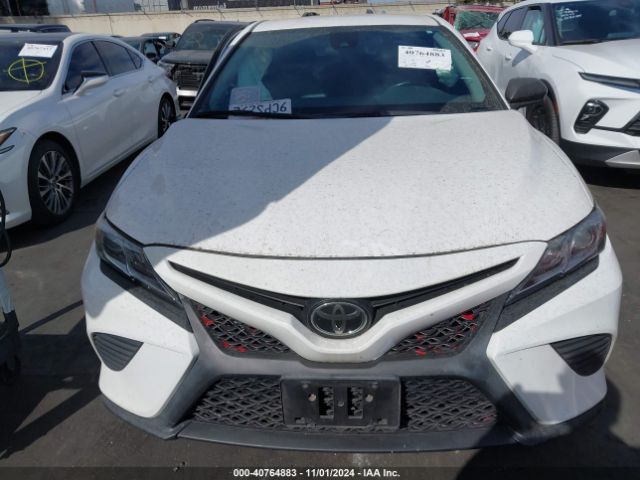 4T1B11HK2JU049157 Toyota CAMRY SE