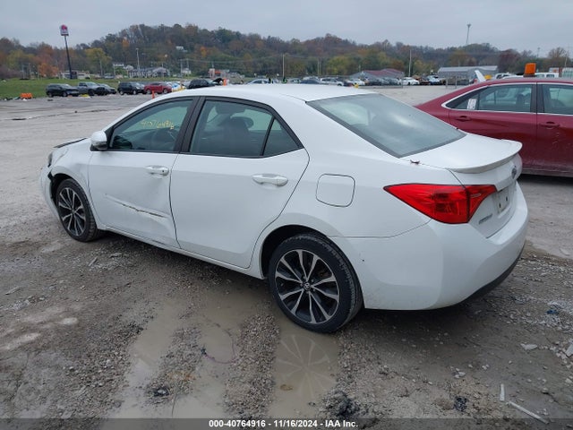 Toyota COROLLA SE 2017 5YFBURHE6HP688380 Image 3