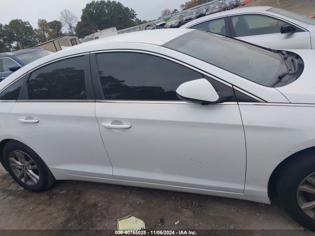 Hyundai SONATA SE 2017 5NPE24AF5HH552893 Image 13