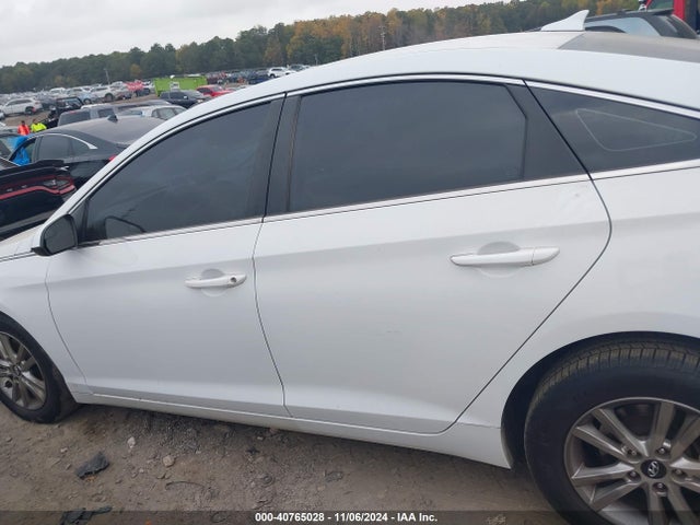 Hyundai SONATA SE 2017 5NPE24AF5HH552893 Image 14