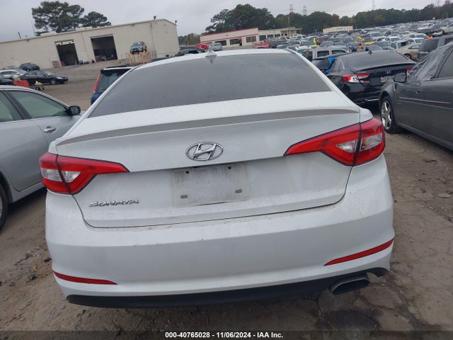 Hyundai SONATA SE 2017 5NPE24AF5HH552893 Image 16