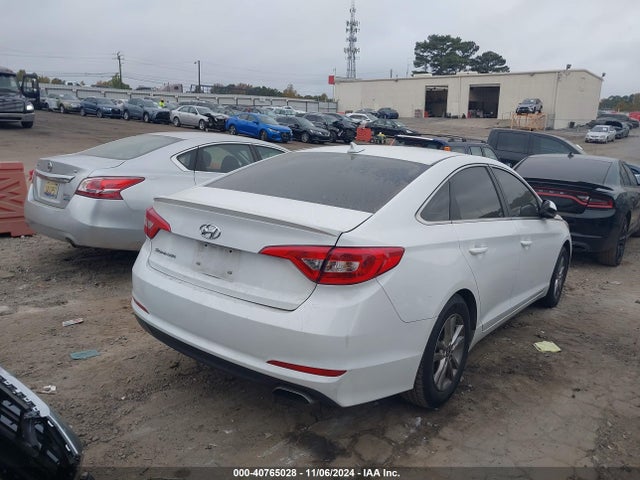 Hyundai SONATA SE 2017 5NPE24AF5HH552893 Image 4