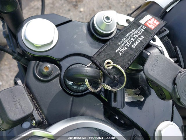2022 MOTO GUZZI V7 ZGUKZUA07NM000840 Photo 10