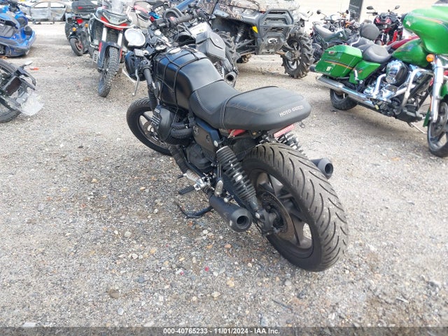 2022 MOTO GUZZI V7 ZGUKZUA07NM000840 Photo 2