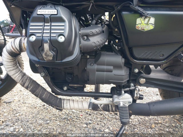 2022 MOTO GUZZI V7 ZGUKZUA07NM000840 Photo 8