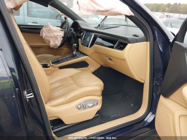 2017 PORSCHE MACAN WP1AA2A59HLB82541 Photo 4