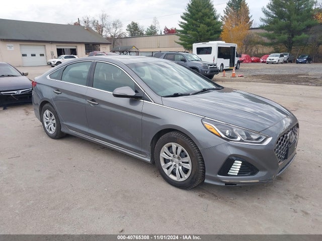 Продажа на аукционе авто 2018 Hyundai Sonata Sport, vin: 5NPE34AF2JH698588, номер лота: 40765308