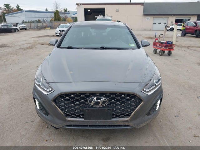 Продажа на аукционе авто 2018 Hyundai Sonata Sport, vin: 5NPE34AF2JH698588, номер лота: 40765308