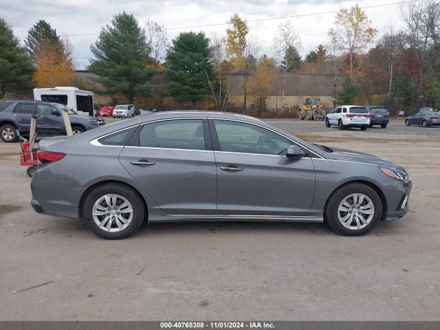 Продажа на аукционе авто 2018 Hyundai Sonata Sport, vin: 5NPE34AF2JH698588, номер лота: 40765308