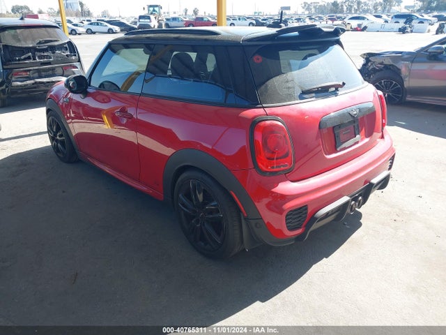 2018 MINI HARDTOP WMWXM9C53J2G49621 Photo 2