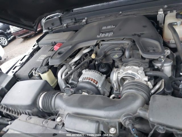 1C4HJXFG5JW176831 Jeep Wrangler Unlimited Rubicon 4x4
