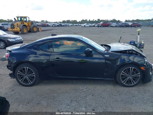 JF1ZNAA14F9711068 Scion FR-S