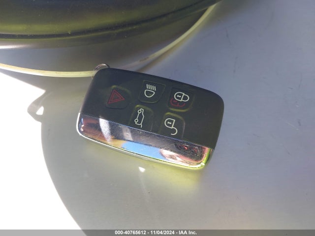 2010 JAGUAR XJ SUPER V8 SAJWA2GE7AMV00298 Photo 10