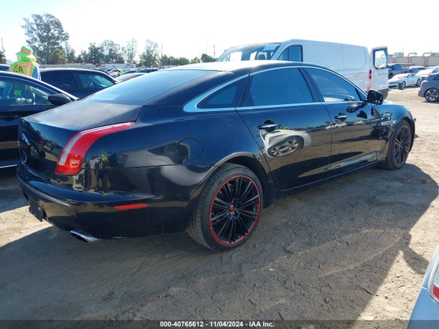 2010 JAGUAR XJ SUPER V8 SAJWA2GE7AMV00298 Photo 3