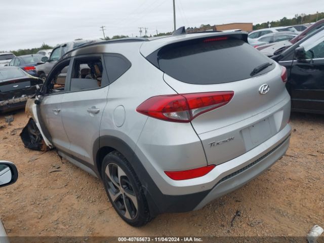 KM8J33A2XJU756003 Hyundai Tucson Value