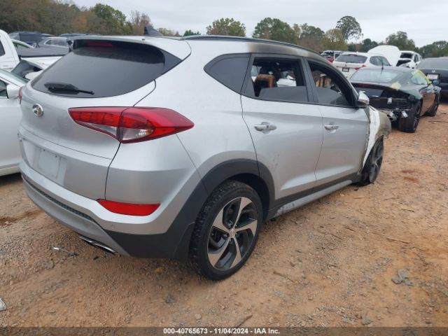 KM8J33A2XJU756003 Hyundai Tucson Value
