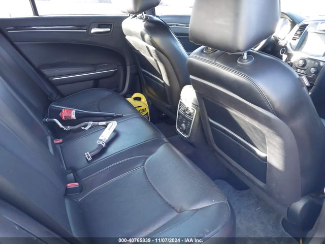 2C3CCAKG4EH235867 Chrysler 300c Awd