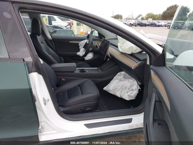 2023 TESLA MODEL 3 5YJ3E1EB3PF392823 Photo 4
