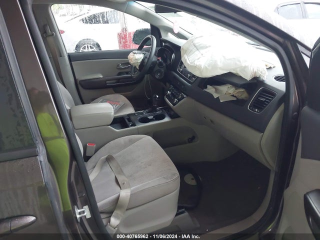 KIA SEDONA LX 2016 KNDMB5C12G6148879 Image 5