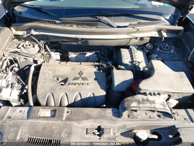 JA4AZ3A3XKZ052068 Mitsubishi Outlander Sel
