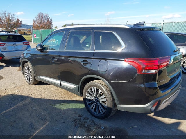 JA4AZ3A3XKZ052068 Mitsubishi Outlander Sel