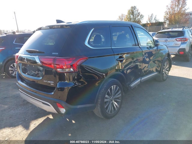 JA4AZ3A3XKZ052068 Mitsubishi Outlander Sel