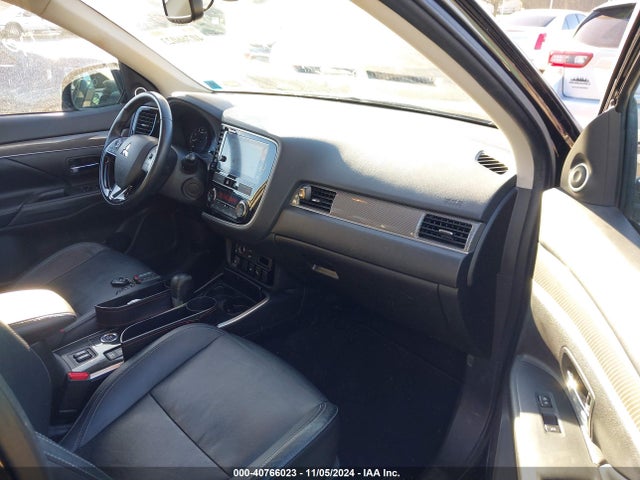 JA4AZ3A3XKZ052068 Mitsubishi Outlander Sel
