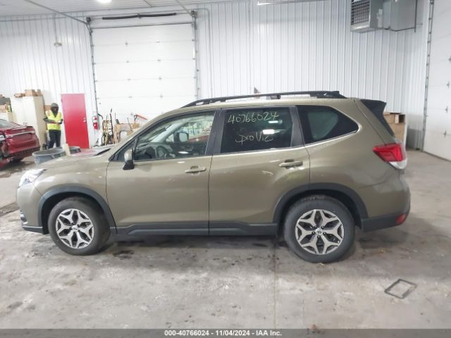 JF2SKACC7RH408512 Subaru Forester Premium