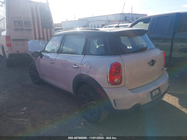 2013 MINI COUNTRYMAN WMWZC5C58DWP32248 Photo 2