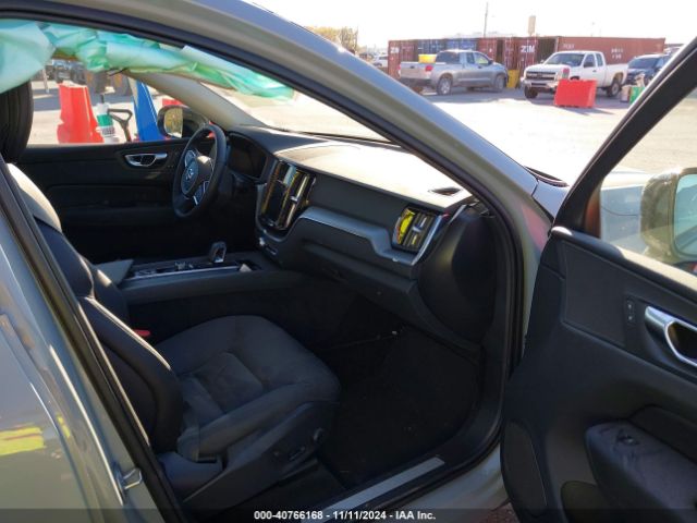 YV4L12RK6R1829167 Volvo Xc60 B5 Core Dark Theme
