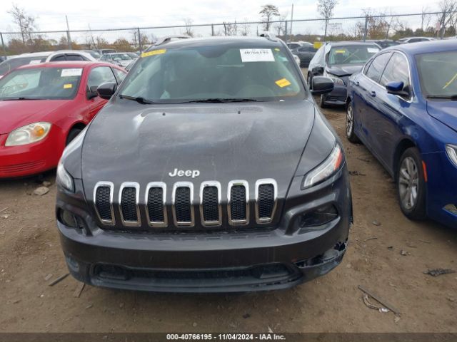 1C4PJMCS8HW664989 Jeep Cherokee Latitude 4x4