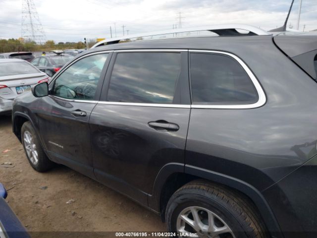 1C4PJMCS8HW664989 Jeep Cherokee Latitude 4x4