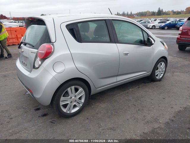 Chevrolet Spark 1lt Cvt 2015 KL8CD6S99FC745359 Image 4