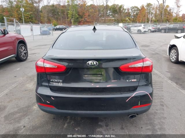 KNAFZ4A83G5522627 KIA FORTE EX