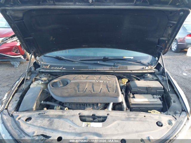 1C3CCCBG2FN517820 Chrysler 200 S