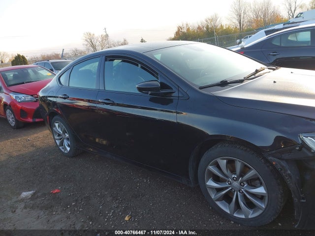 1C3CCCBG2FN517820 Chrysler 200 S