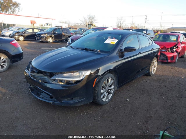 1C3CCCBG2FN517820 Chrysler 200 S