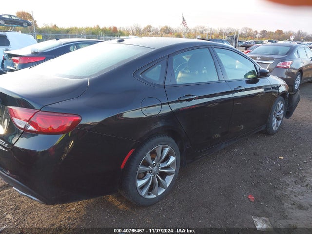 1C3CCCBG2FN517820 Chrysler 200 S